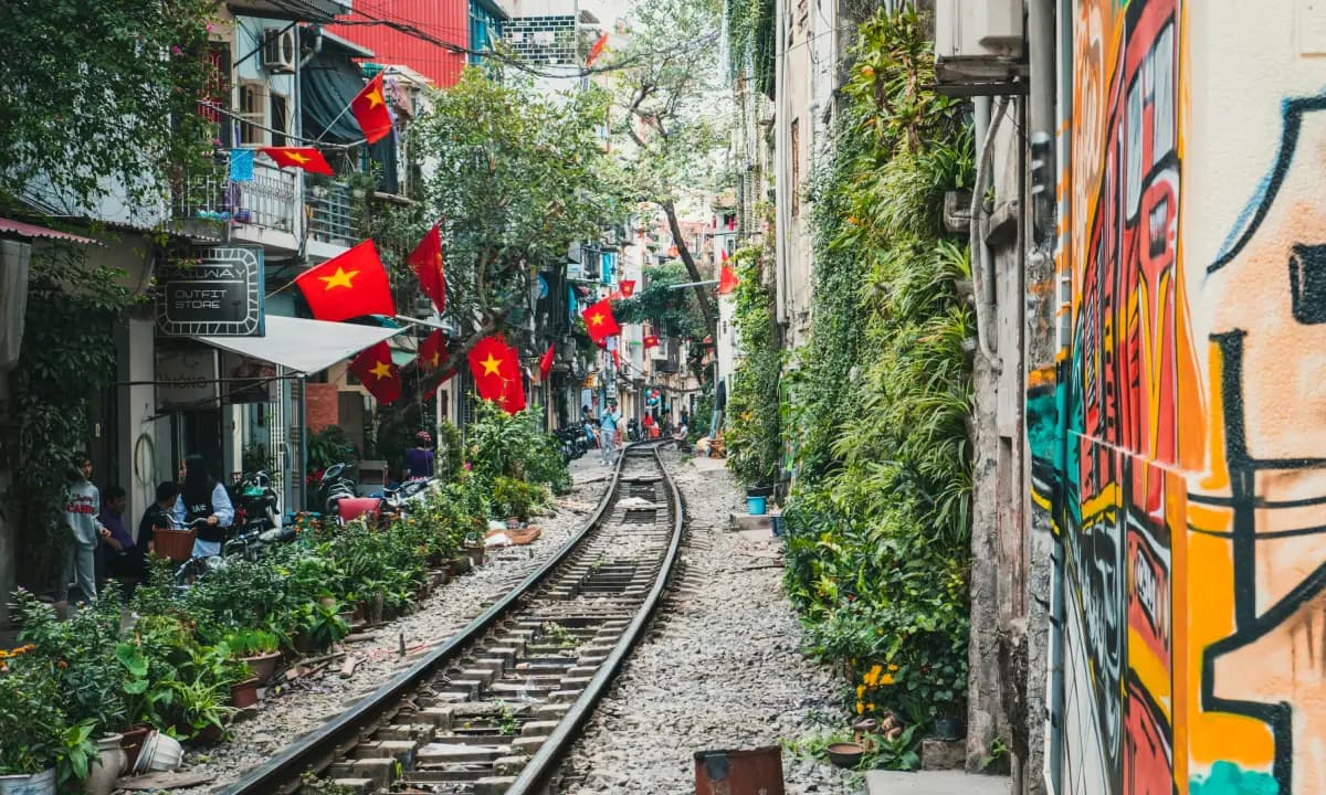 Vietnam in Depth: Halong to Phu Quoc