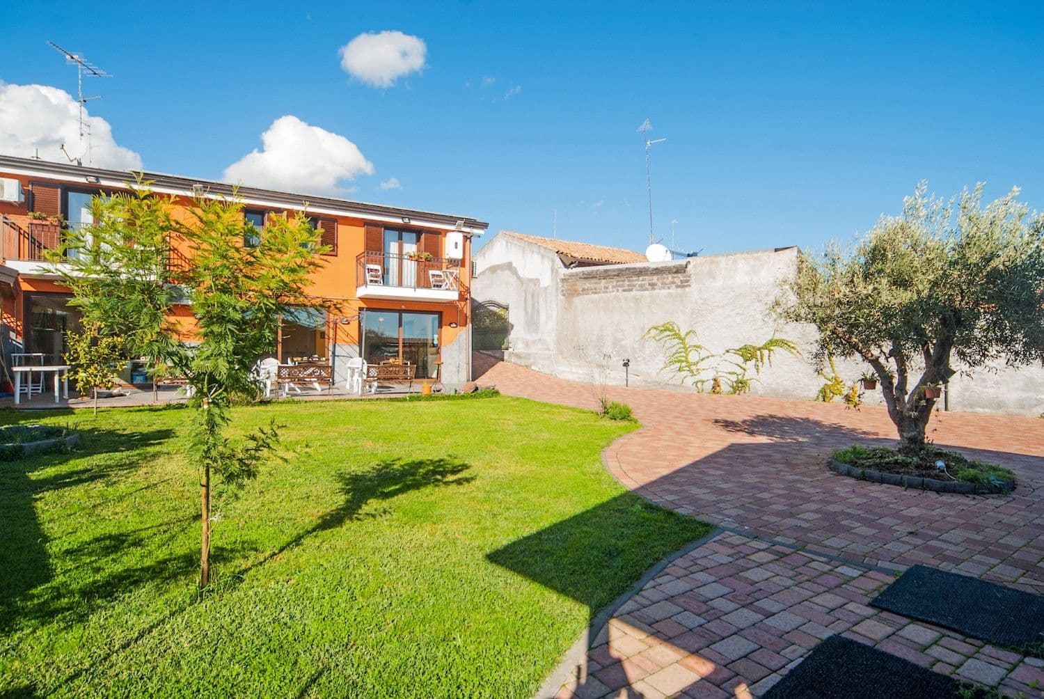 B&B La Porta dell’Etna (3 star)