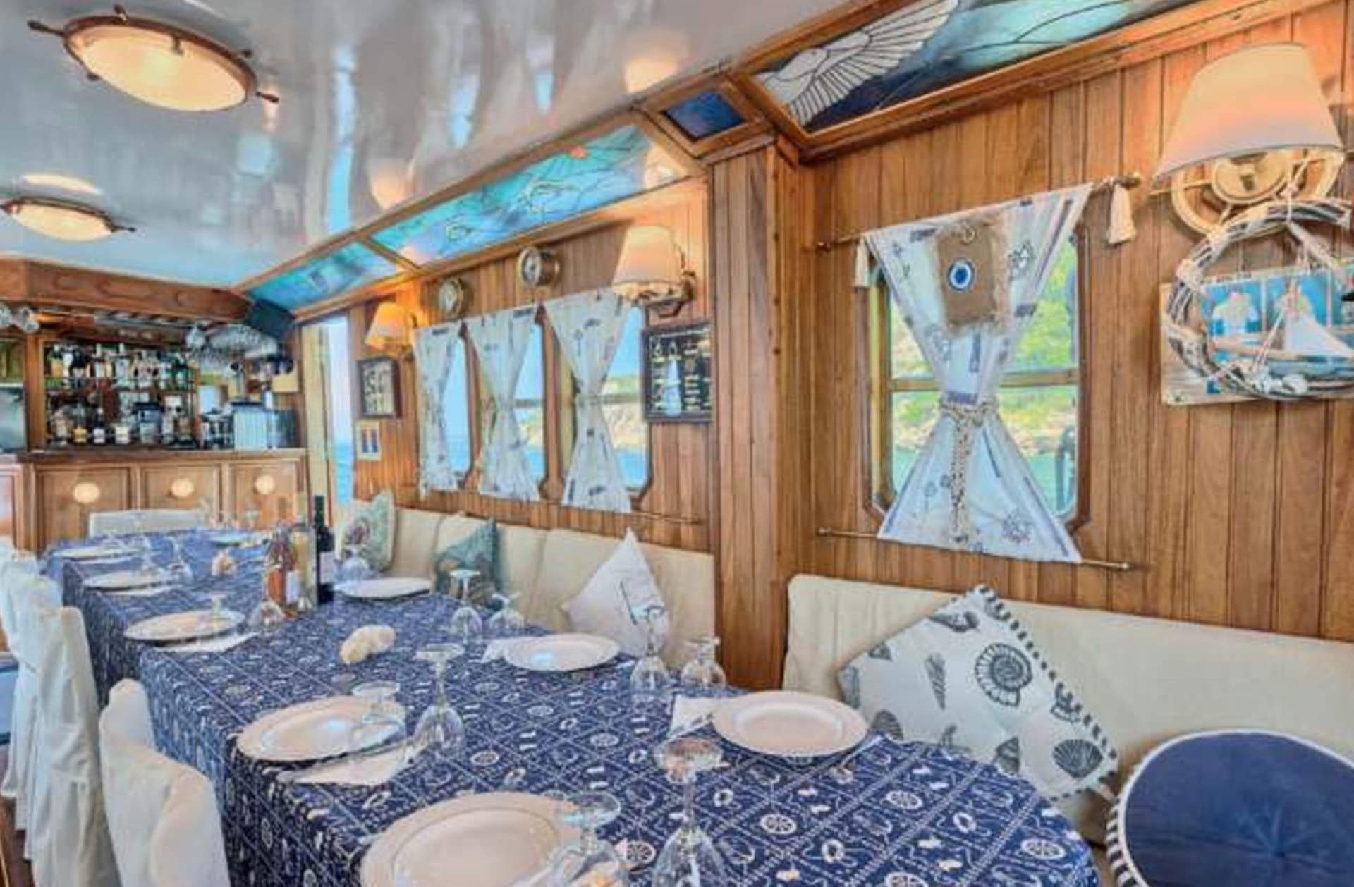 Lounge and Dining Area