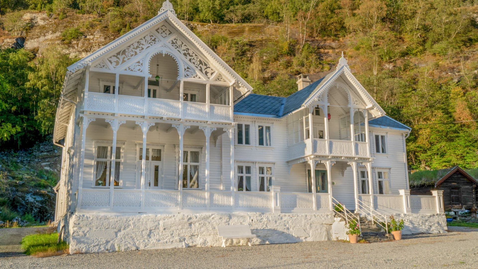 Handpicked Mountain Stays