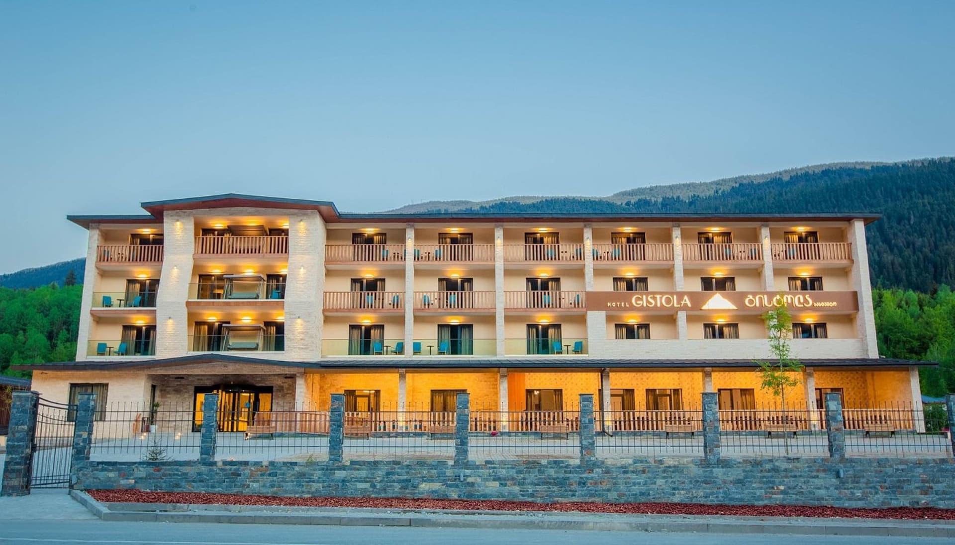 Gistola Hotel Mestia (5-star)