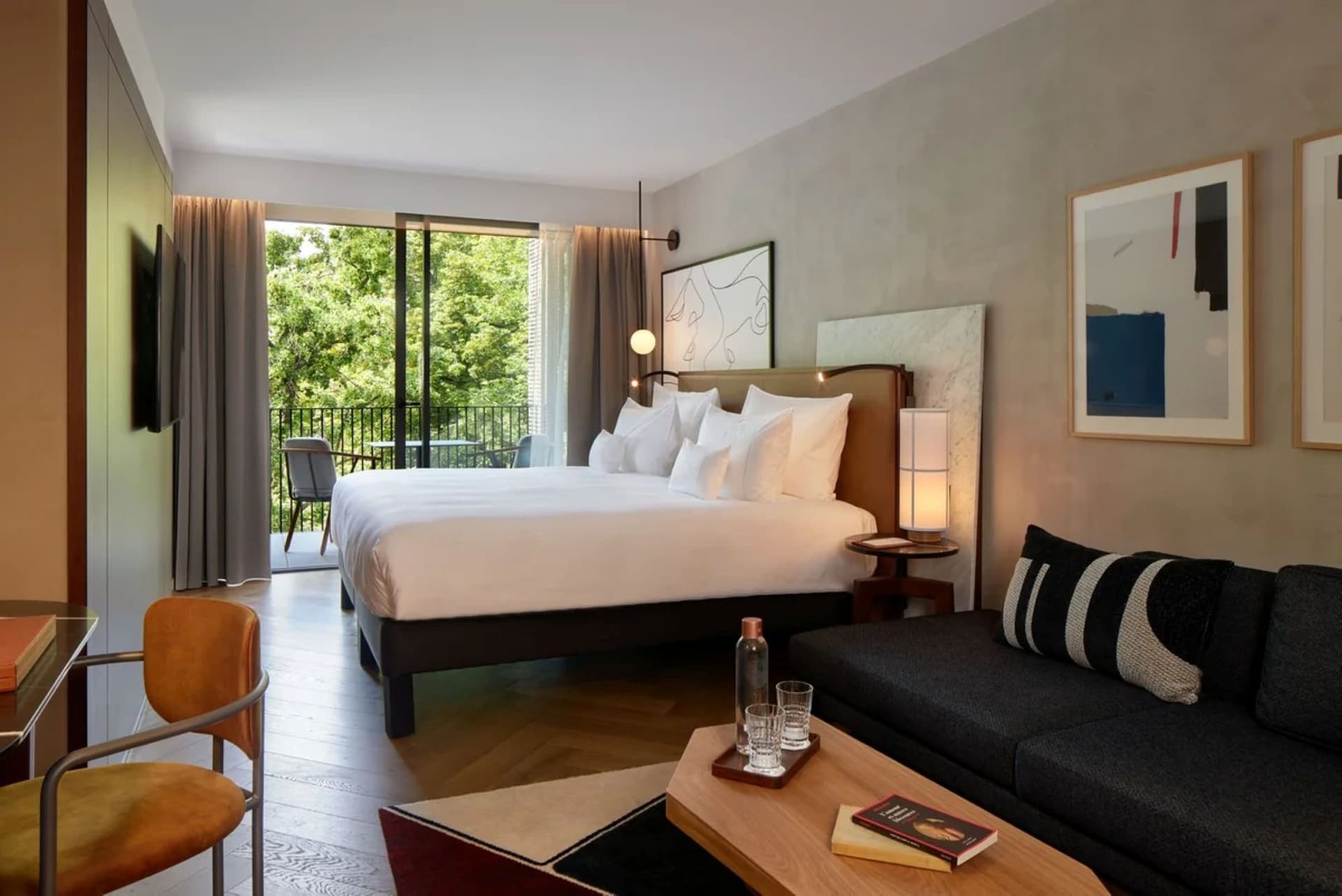 L'Esquisse Hotel (5-star) 