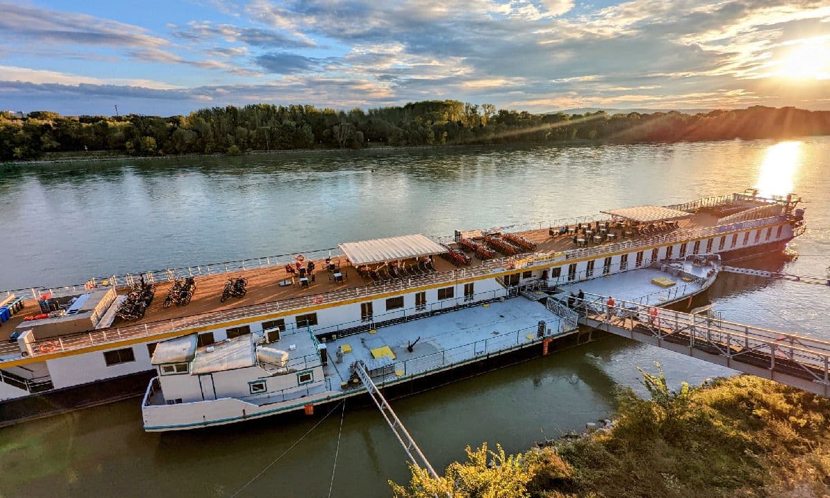 Comfortable Danube Cruise Ambience