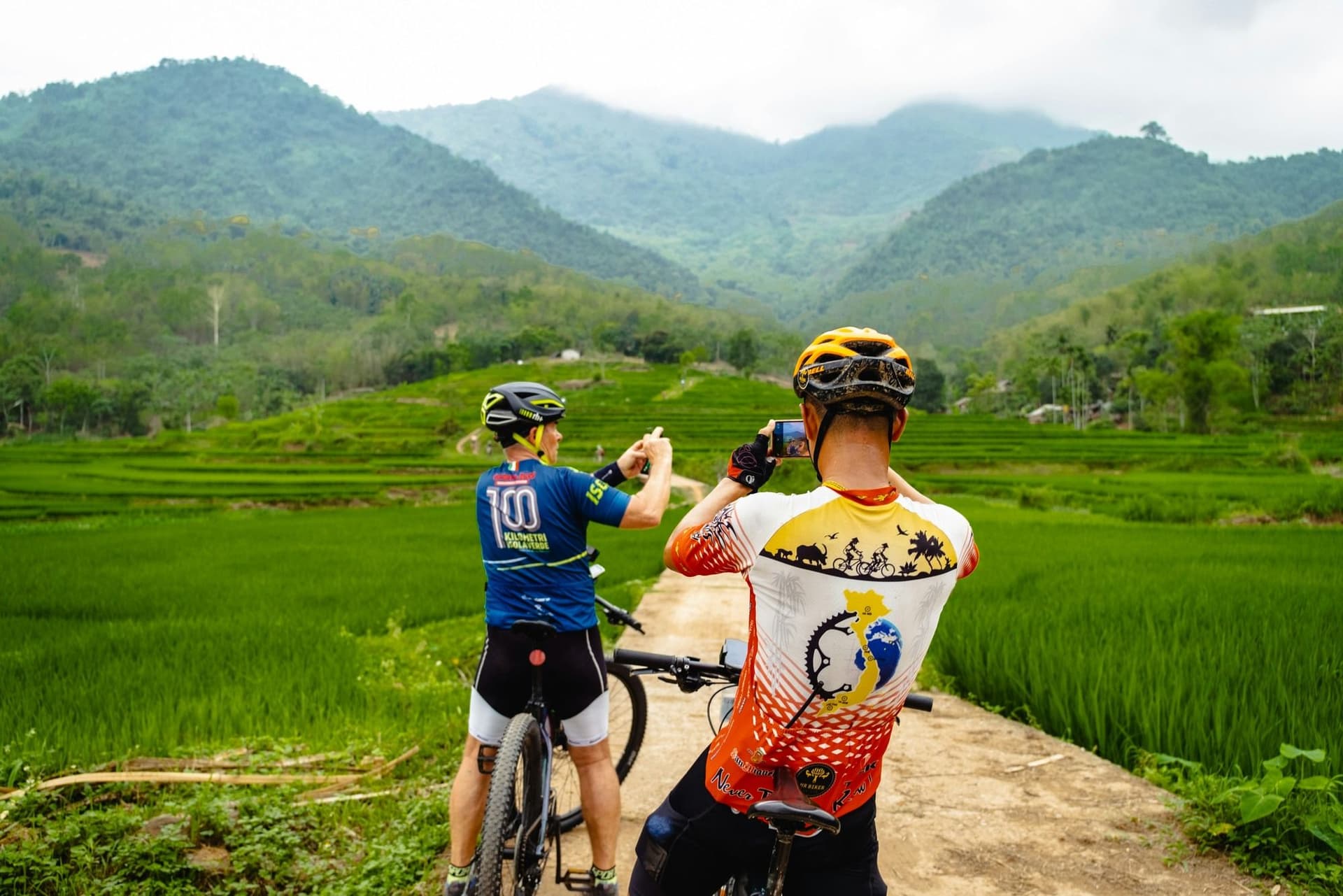 Thailand to Laos Cycling Escape