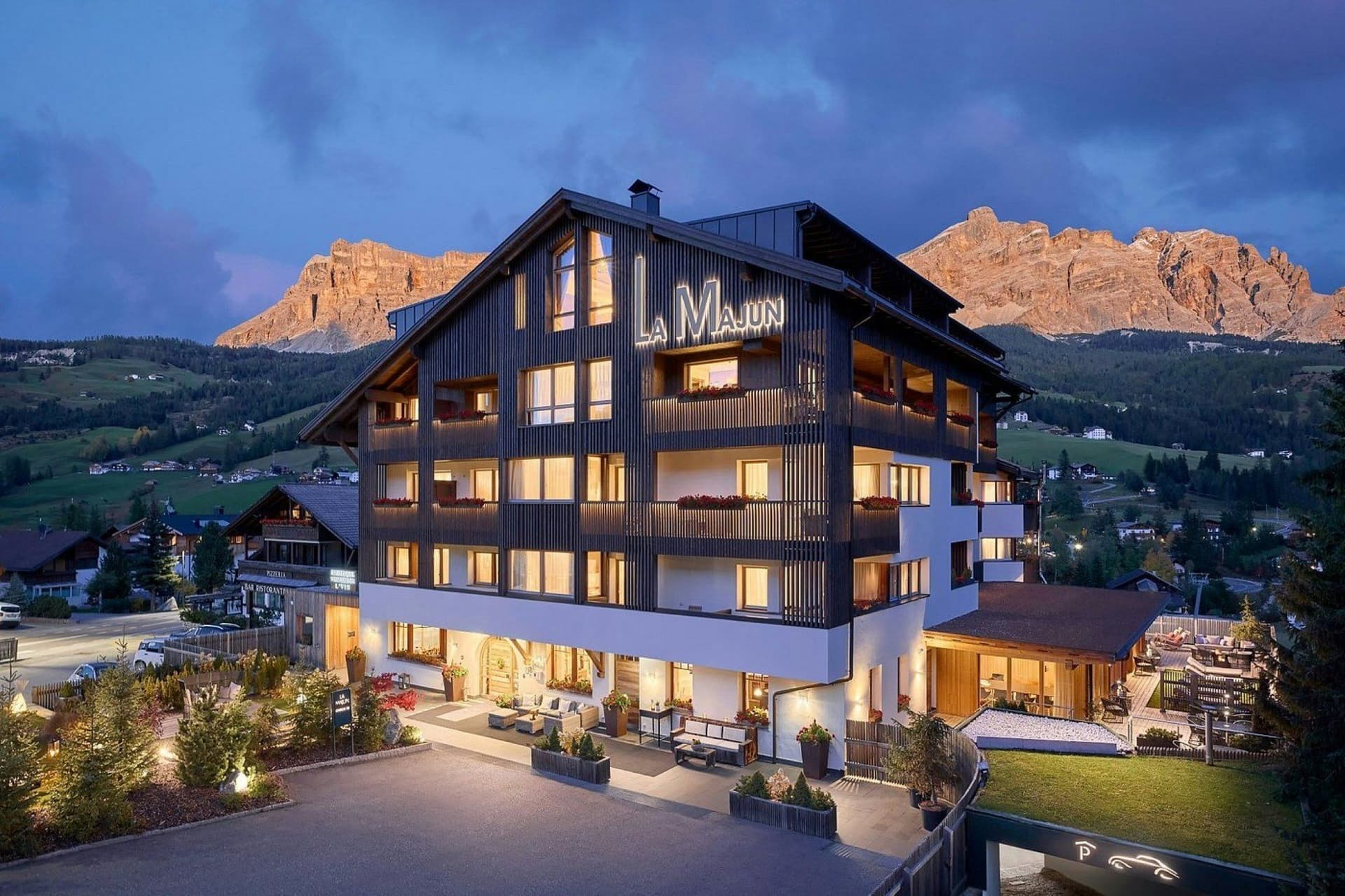 Hotel La Majun (4-Star)