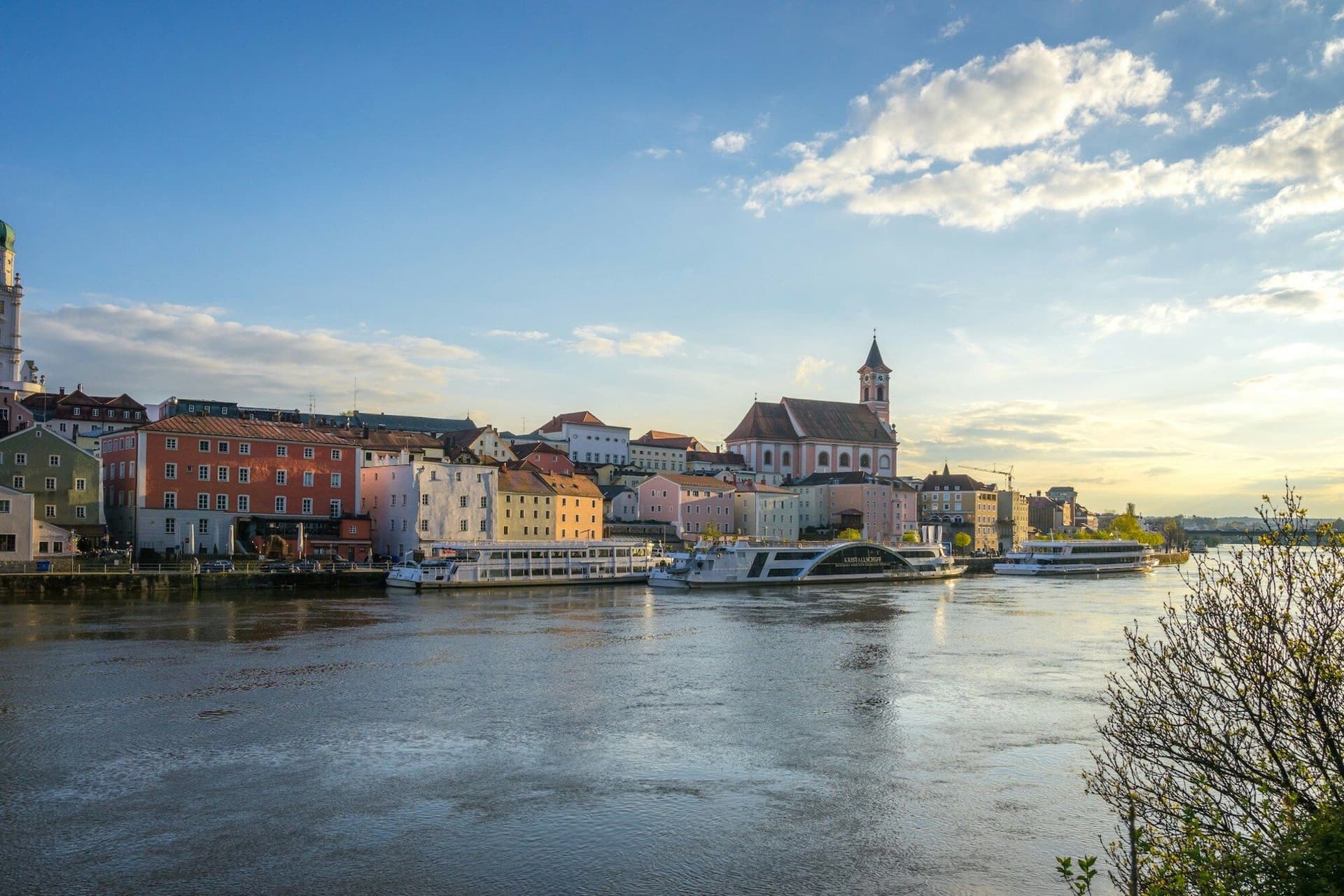 Discover the Danube Knee